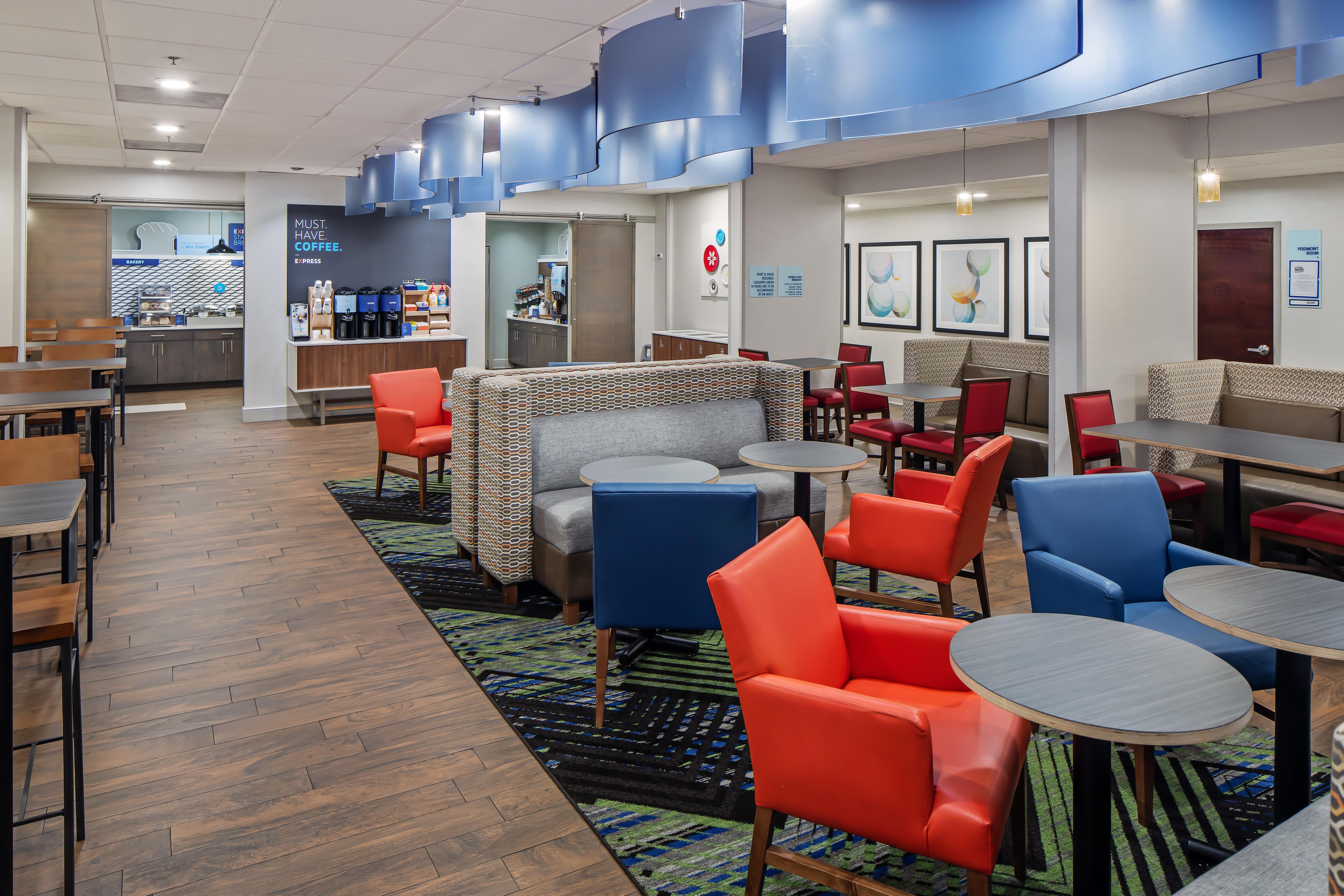 Holiday Inn Express Atlanta Airport-College Park By Ihg Exterior foto